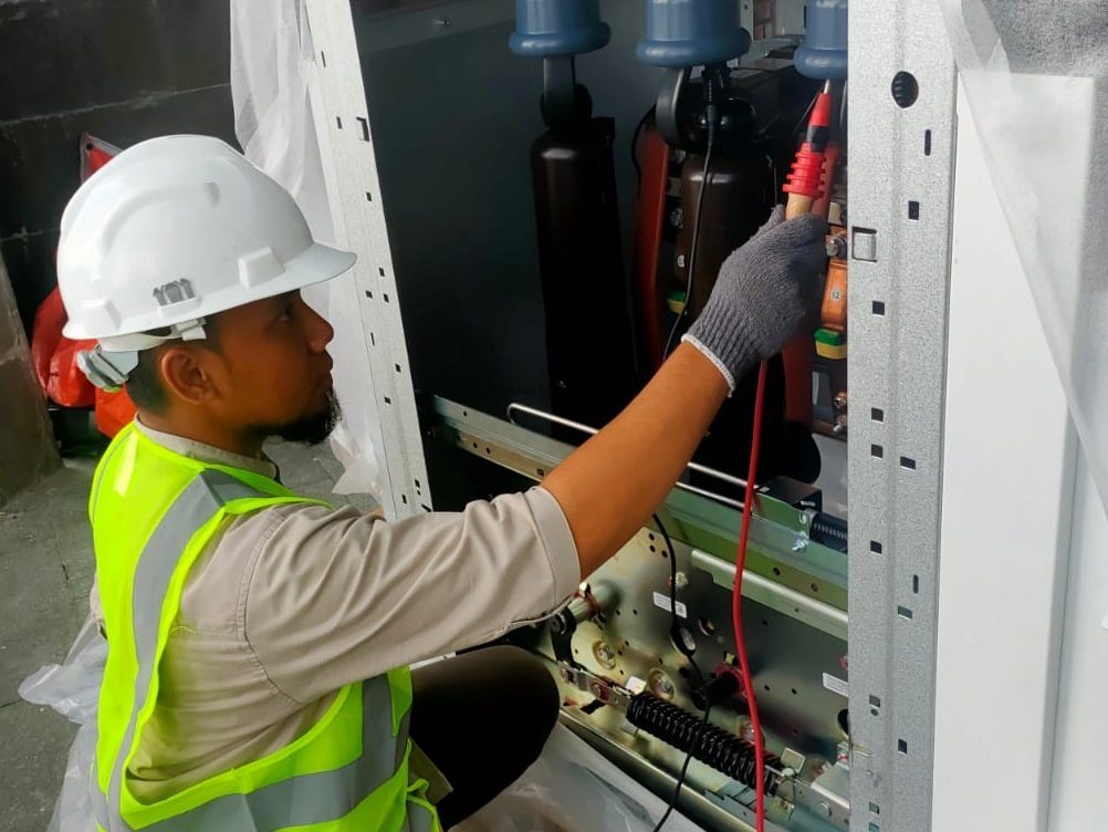 Commissioning Kubikel. Pekerjaan Elektrikal Renovasi Perpustakaan Proklamator di Blitar.
