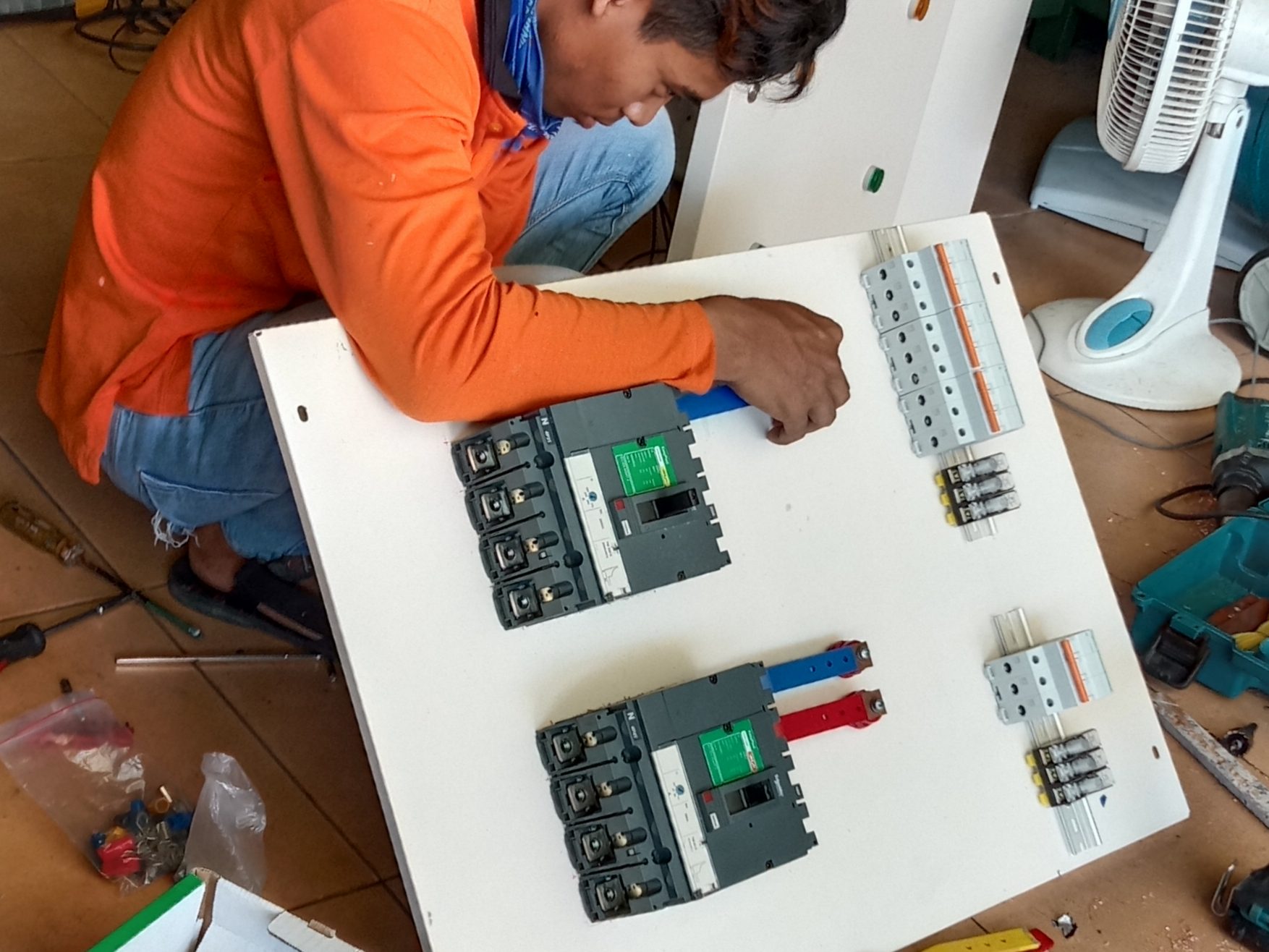 Pengadaan dan Perakitan Panel Listrik Rusun Jayapura